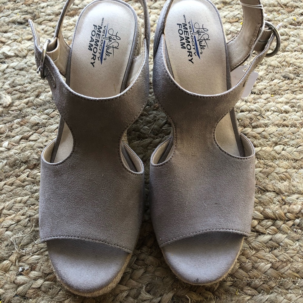 New- beige wedges with memory foam- size 8